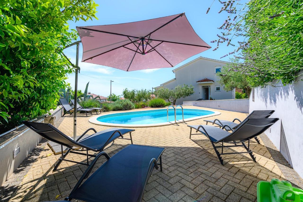 Villa Elisa Kaštelir Buitenkant foto