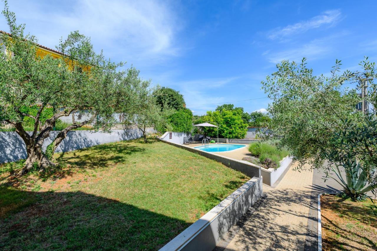 Villa Elisa Kaštelir Buitenkant foto