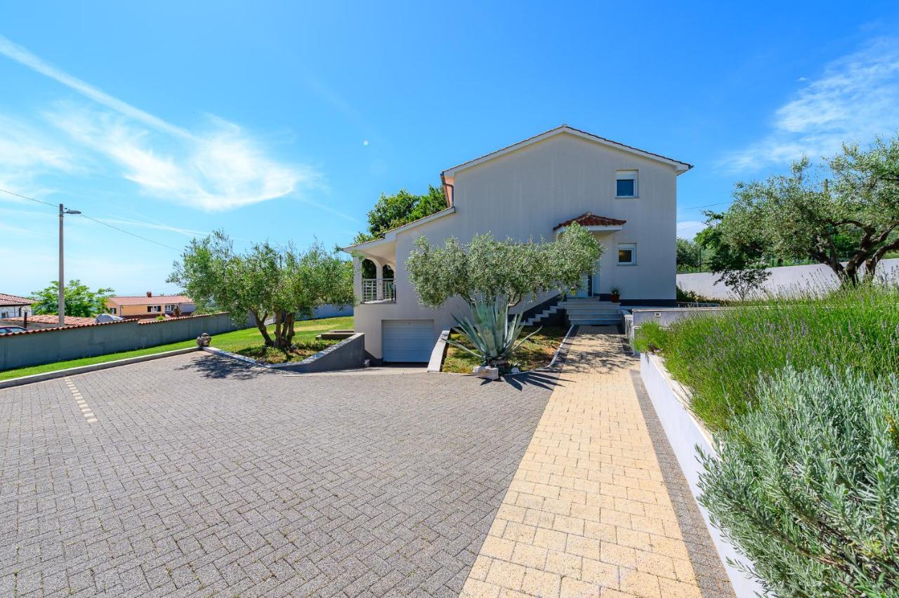 Villa Elisa Kaštelir Buitenkant foto