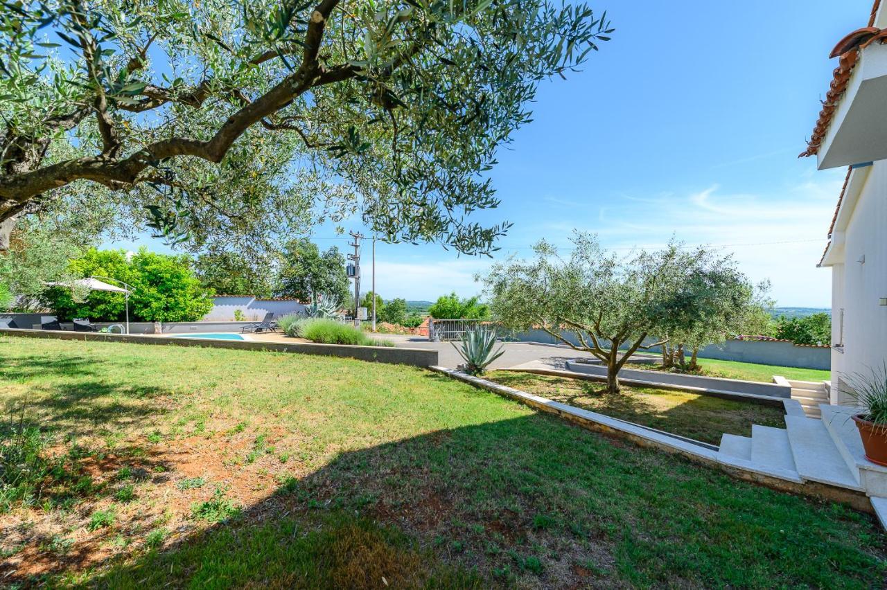 Villa Elisa Kaštelir Buitenkant foto