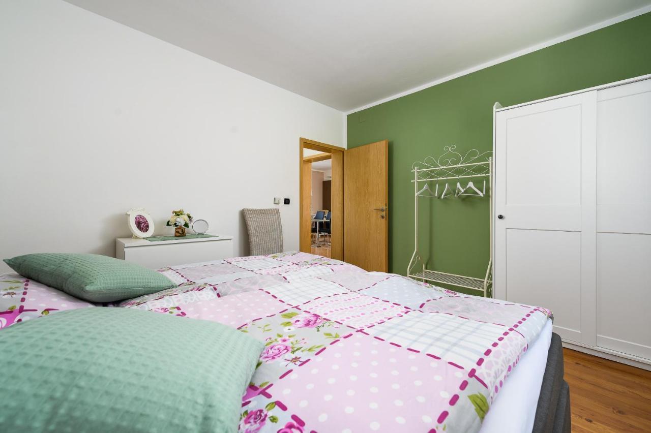 Villa Elisa Kaštelir Buitenkant foto