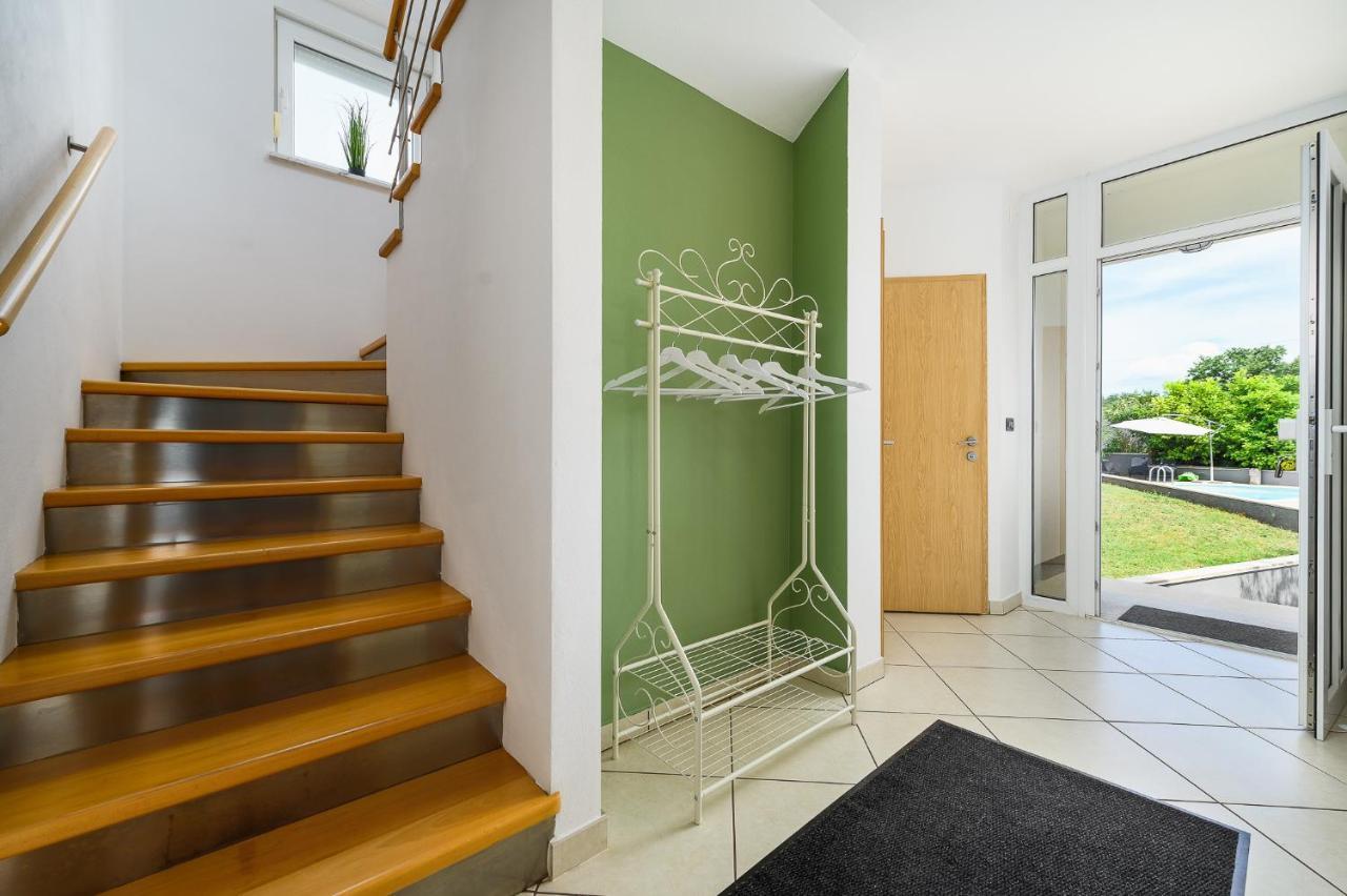 Villa Elisa Kaštelir Buitenkant foto